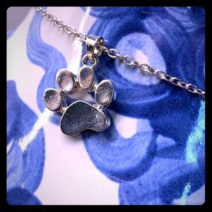 NWT Paw Pendant Necklace